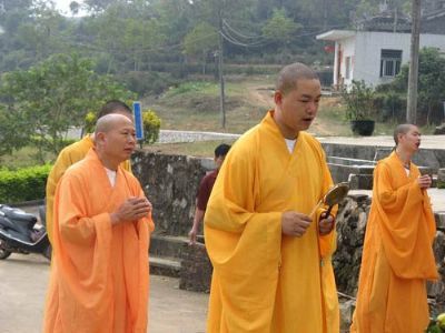 [草根夜话]给小车开光